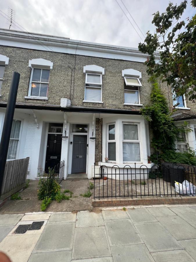 Sterne Street Pensiune Londra